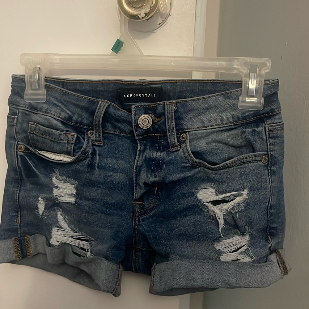 Size 0 low rise middi Aeropostale jean shorts medium wash blue jean shorts